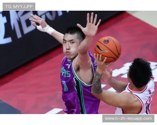 国王内外结合训练,锋线补位更有侵略